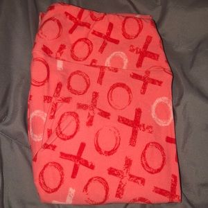 LulaRoe valentines leggings OS